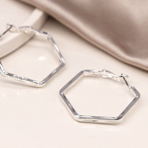 Clustdlysau Hecsagon  - Lliw Arian | Irregular Hexagon Earrings - Silver Colour