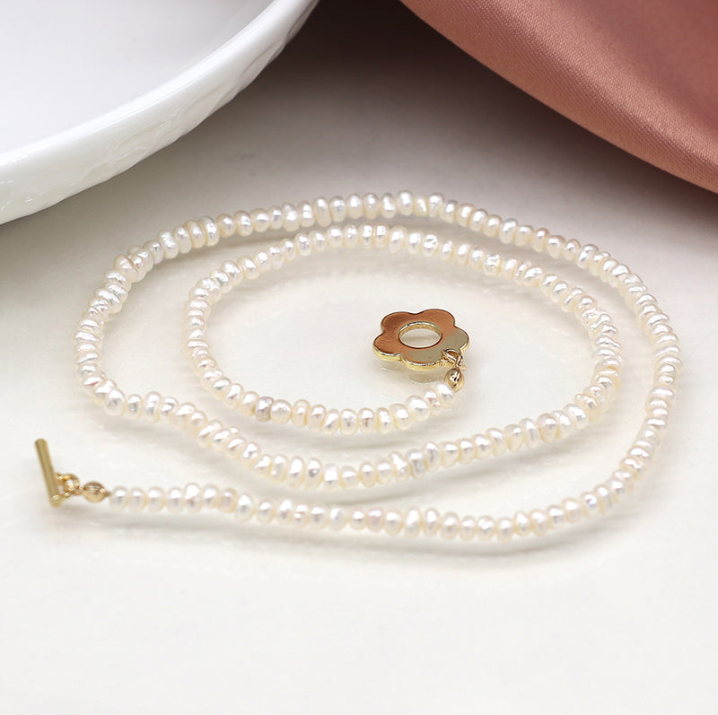 Cadwen Perlau | Ivory Freshwater Pearl and Golden Flower Clasp Necklace