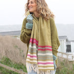 Sgarff Streipen Olif a Hufen | Olive and Cream Twill Stripe Scarf