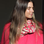 Snŵd Streip Anifail Mafon | Raspberry Animal Stripe Snood