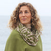 Snŵd Streip Anifail Gwyrdd | Green Animal Stripe Snood