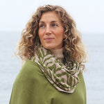 Snŵd Streip Anifail Gwyrdd | Green Animal Stripe Snood