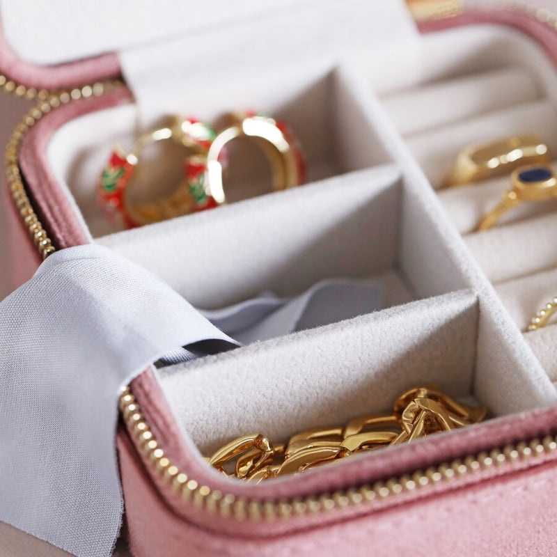 Cas Gemwaith Teithio Melfed - Pinc | Square Velvet Travel Jewellery Case - Rose Pink
