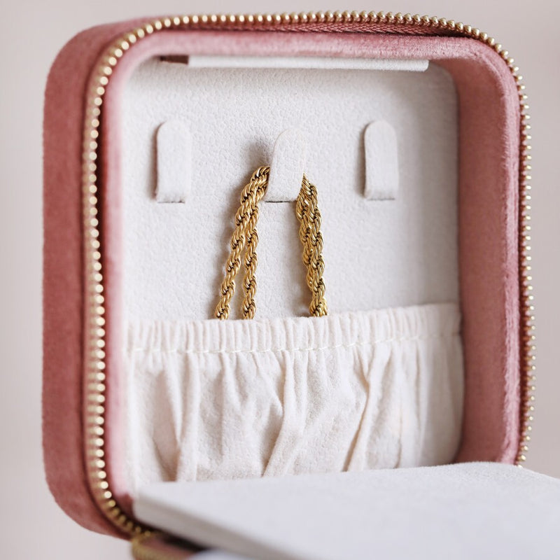 Cas Gemwaith Teithio Melfed - Pinc | Square Velvet Travel Jewellery Case - Rose Pink