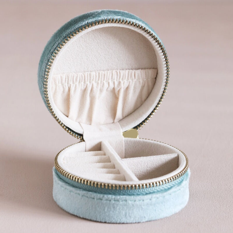 Cas Gemwaith Teithio Melfed - Mintys | Round Velvet Travel Jewellery Case - Mint Green