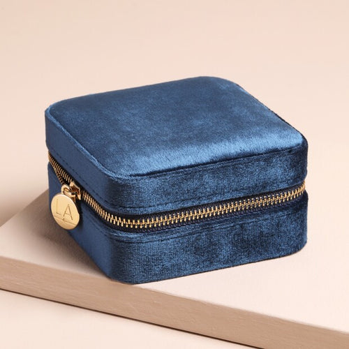 Cas Gemwaith Teithio Melfed - Nêfi | Square Velvet Travel Jewellery Case - Navy Blue