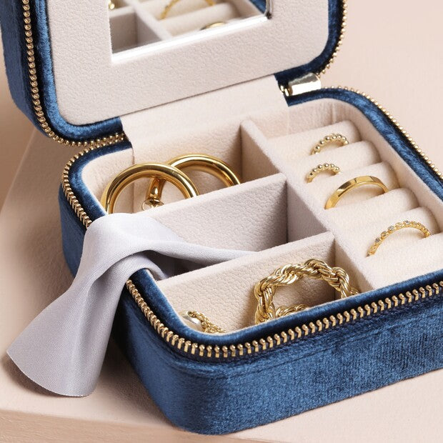 Cas Gemwaith Teithio Melfed - Nêfi | Square Velvet Travel Jewellery Case - Navy Blue