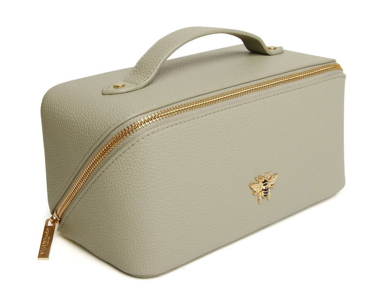 Bag Ymolchi - Gwyrdd | Train Case by Alice Wheeler - Pistachio