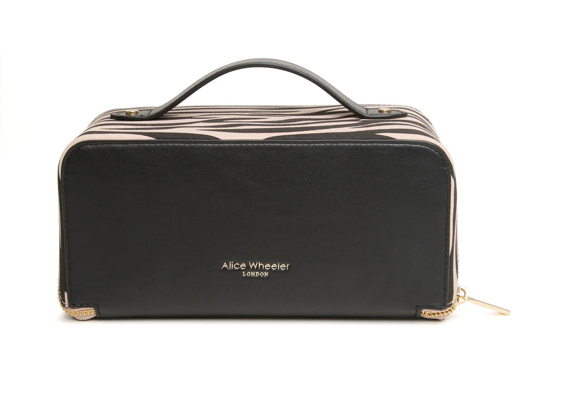 Bag Ymolchi - Sebra | Train Case by Alice Wheeler - Zebra