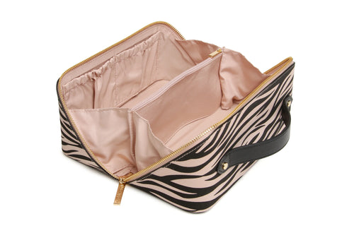Bag Ymolchi - Sebra | Train Case by Alice Wheeler - Zebra