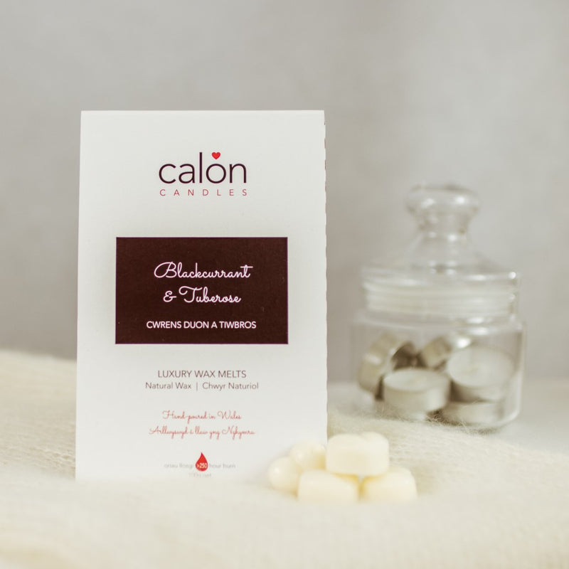 Cwyr Persawrus - Cwrens Duon a Tiwbros | Calon Wax Melts - Blackcurrant & Tuberose