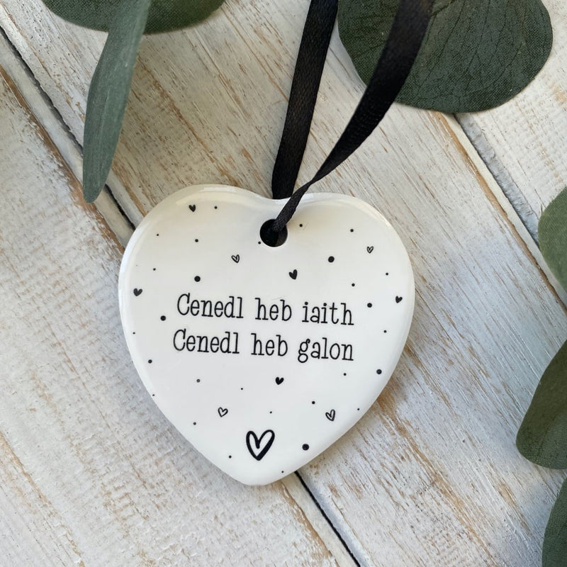 Addurn Serameg - Cenedl heb iaith | Seramic Hanging - A Nation without language...