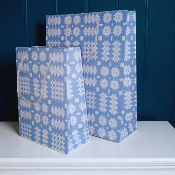 Bag Anrheg Canolig - Brethyn Glas | Medium Gift Bag - Blue Tapestry