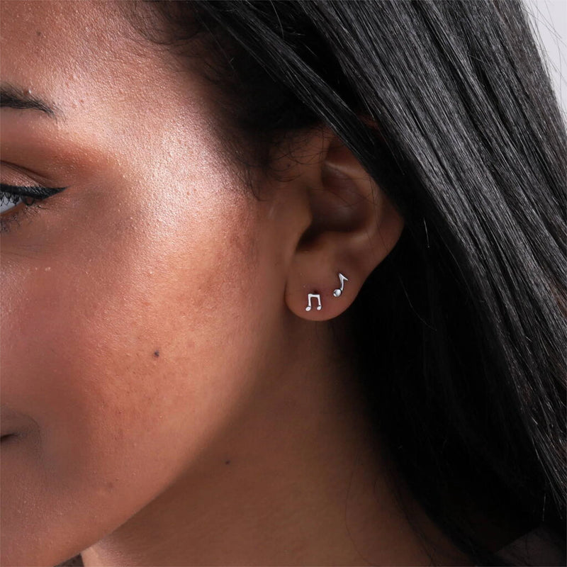 Clustdlysau Styd Cerddoriaeth - Calon Lân | Musical Notes Stud Earrings - Silver