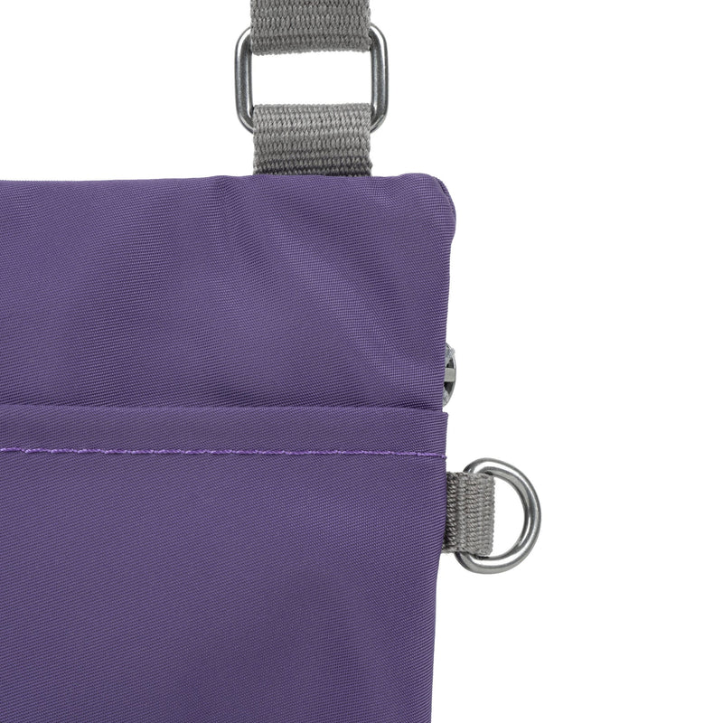 Bag Ffôn Chelsea Roka | ROKA Chelsea Phone Bag - Mulberry (Sustainable Nylon)