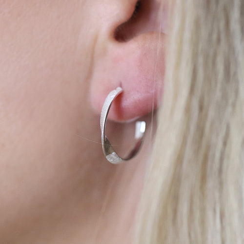 Clustdlysau Arian | Sterling Silver Earrings - Twist Hoop