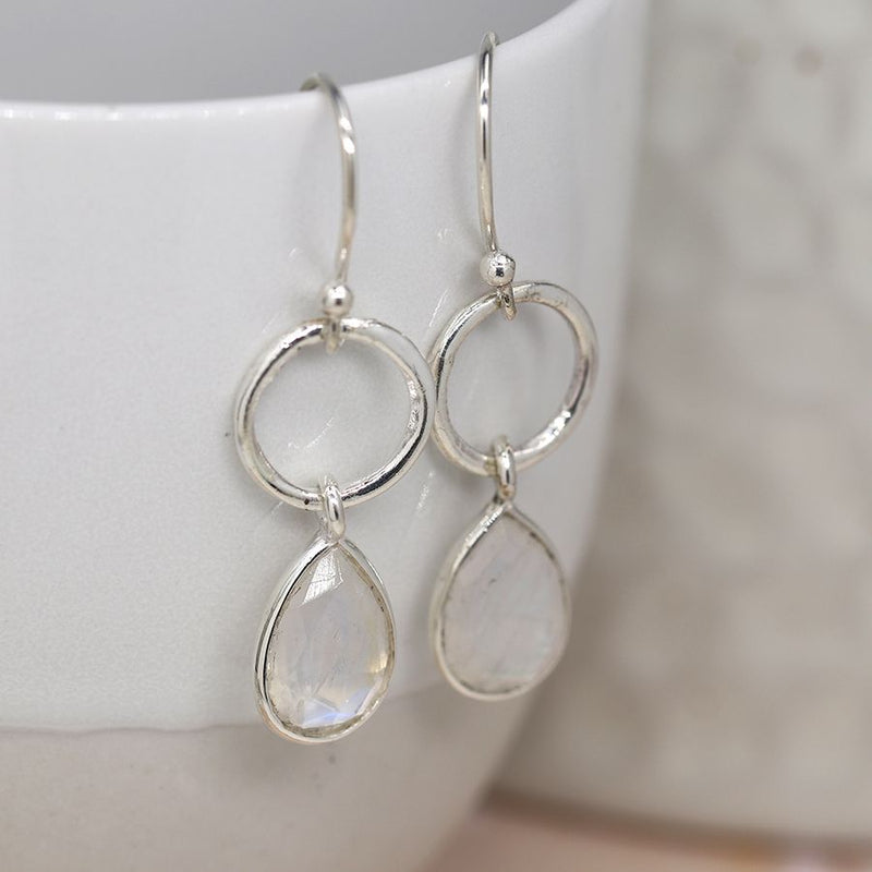 Clustdlysau Arian | Sterling Silver Drop Earrings - Rainbow Moonstone Teardrop