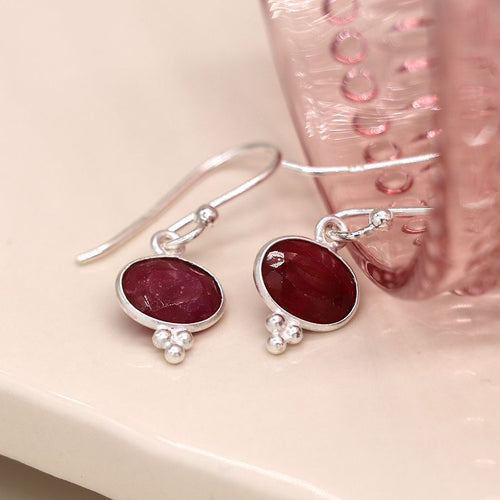 Clustdlysau Arian - Rhuddem | Sterling Silver Oval Drop Earrings - Ruby