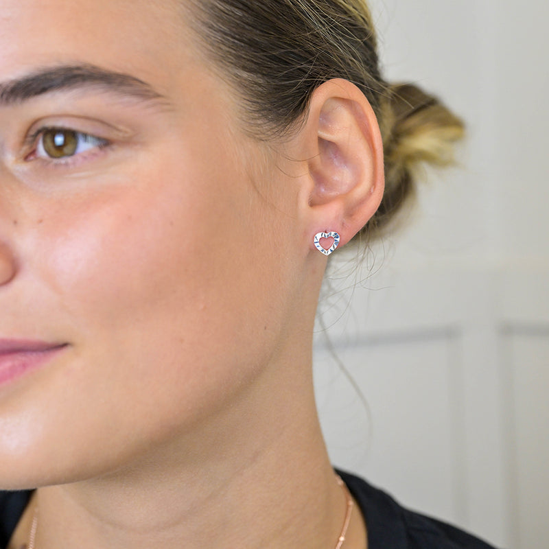 Clustdlysau Styd Arian | Sterling Silver Studs - Faceted Heart