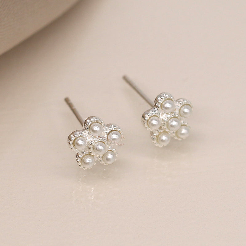 Clustdlysau Styd Arian | Sterling Silver Studs - Faux Pearl Flower