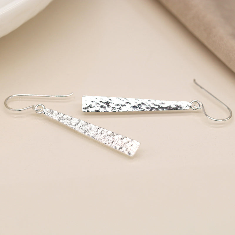 Clustdlysau Arian | Sterling Silver Earrings - Beaten Bar