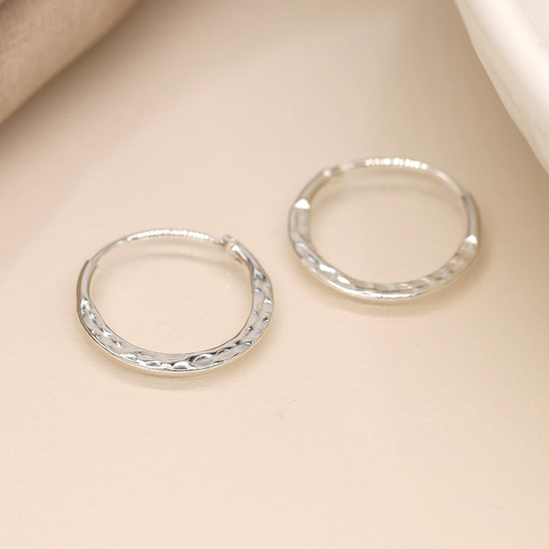 Clustdlysau Arian | Sterling Silver Earrings - Little Hammered Hoop