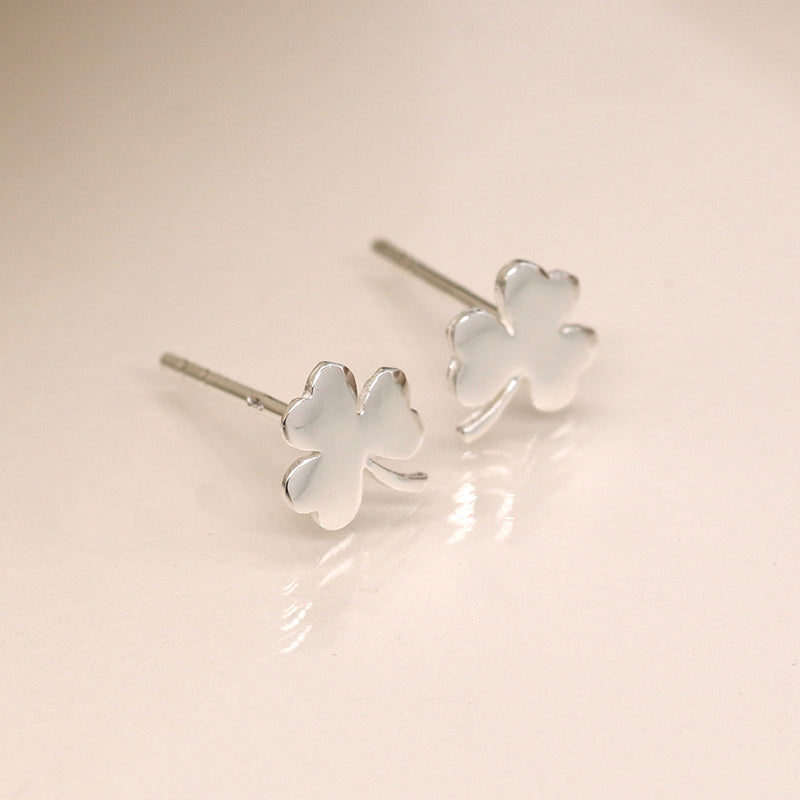 Clustdlysau Styd Arian | Sterling Silver Stud Earrings - Clover