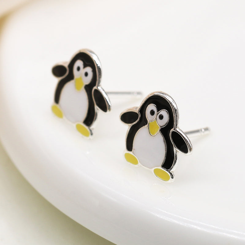 Clustdlysau Styd Arian ac Enamel | Sterling Silver & Enamel Stud Earrings - Penguin