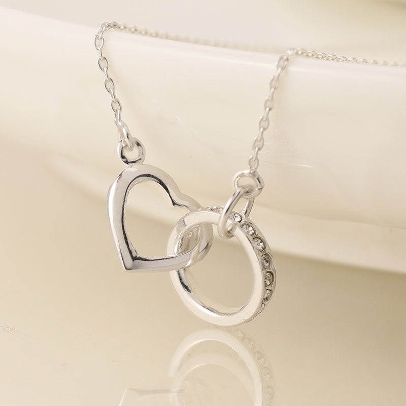 Cadwen Arian - Calon a Chylchyn | Silver Necklace - Linked Heart & Hoop