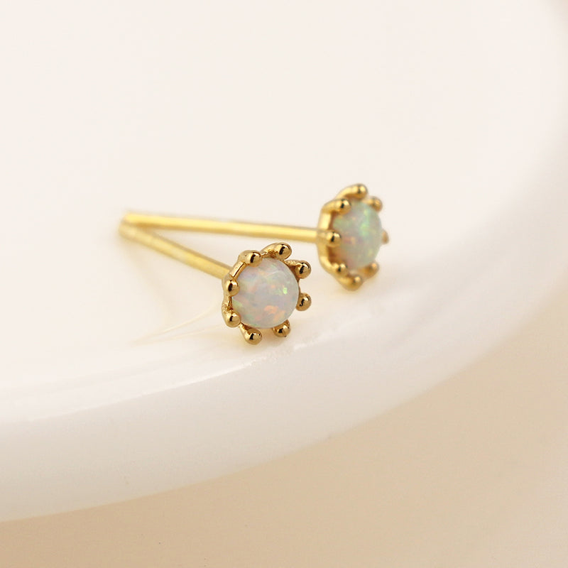 Clustdlysau Styd Arian | Gold Plated Sterling Silver Studs - White Opal