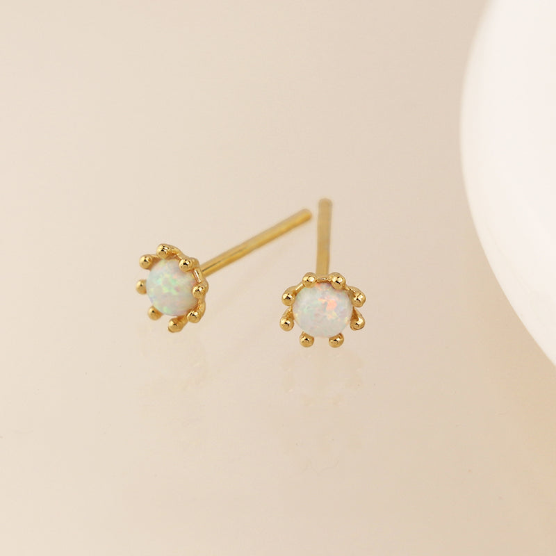 Clustdlysau Styd Arian | Gold Plated Sterling Silver Studs - White Opal