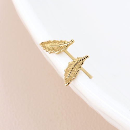 Clustdlysau Styd Arian | Gold Plated Sterling Silver Studs - Feather