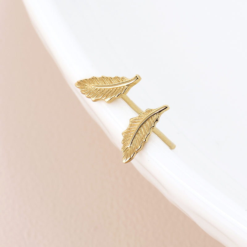 Clustdlysau Styd Arian | Gold Plated Sterling Silver Studs - Feather