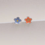 Clustdlysau Styd Helo - Arian | Hello Beautiful Flower Stud Earrings - Silver