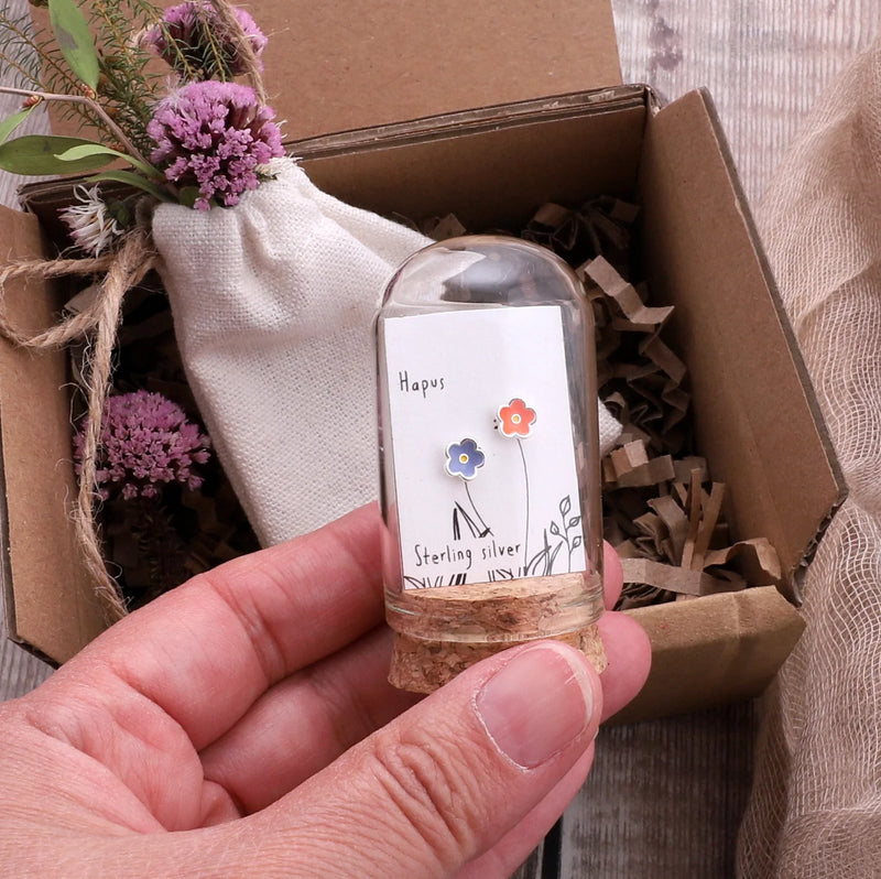Clustdlysau Styd Blodau - Helo Blodyn | Flower Stud Earrings - Silver, Blue & Orange.
