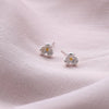 Clustdlysau Styd Blodau - Del | Flower Stud Earrings - Silver