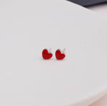 Clustdlysau Styd Calon Coch - Cariad Mawr | Red Heart Stud Earrings - Silver
