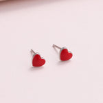 Clustdlysau Styd Calon Coch - Cariad Mawr | Red Heart Stud Earrings - Silver