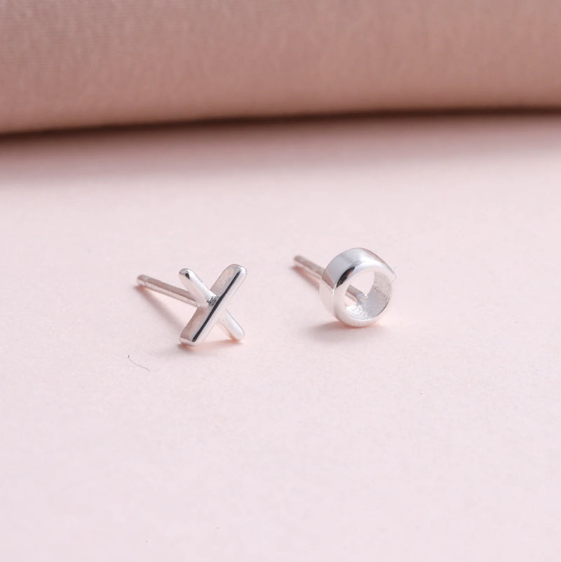 Clustdlysau Styd Swsus - Sws a Chwtsh | Kisses Stud Earrings - Silver