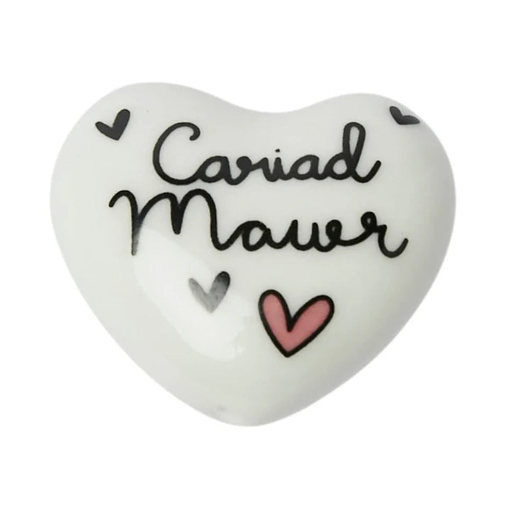 Anrheg Bychan Serameg - Cariad Mawr | Ceramic Token - Cariad Mawr