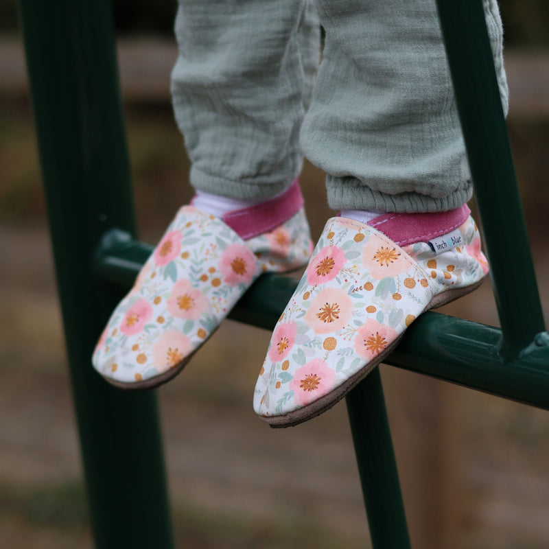 Esgidiau Inch Rhosod | Wild Roses Inch Blue Shoes