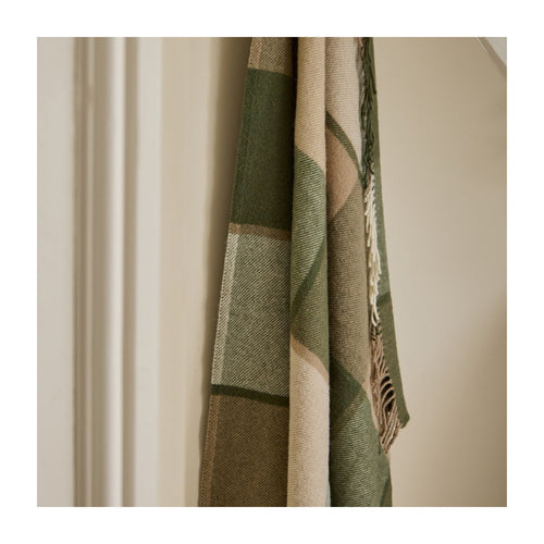 Blanced Penglin / Ysgwyddau Gwlân Cymreig - Olif | Welsh Wool Knee / Shoulder Throw - Block Check Olive