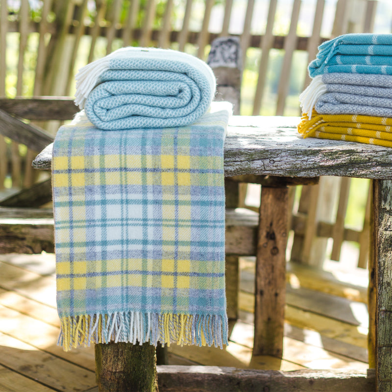 Blanced Penglin / Ysgwyddau Gwlân Cymreig - Môr | Welsh Wool Knee / Shoulder Throw - Ocean