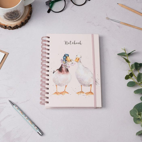 Llyfr Nodiadau A5 | Wrendale A5 Duck Notebook - Not a Daisy Goes By