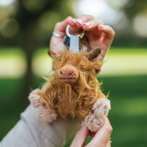 Cylch Goriadau Wrendale | Wrendale Plush Keyring - 'Gordon' Highland Cow