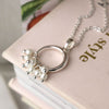 Cadwen Cylch a Pherlau | Hoop and Pearls Hecklace