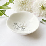 Desgyl Borslen | East of India Porcelain Dish - Home is Where the Heart is