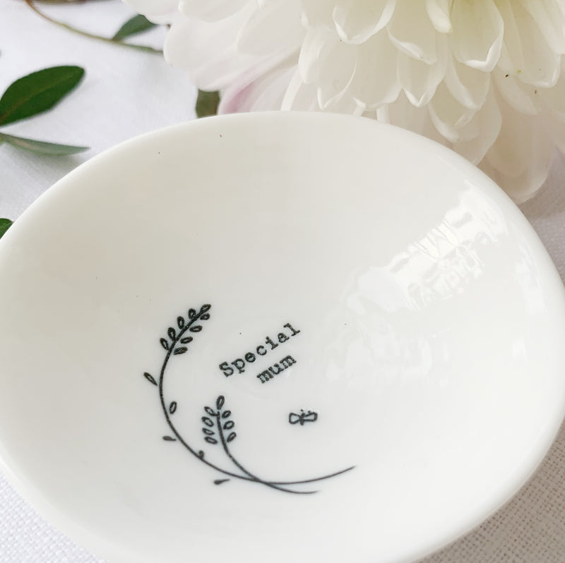Desgyl Fechan Borslen | East of India Small Porcelain Dish - Special Mum