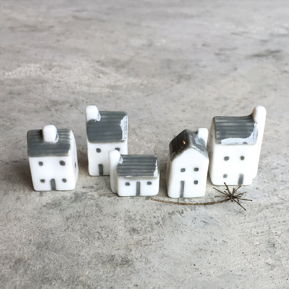 Ty Bychan - Rhif 1 | Tiny Porcelain House - No 1