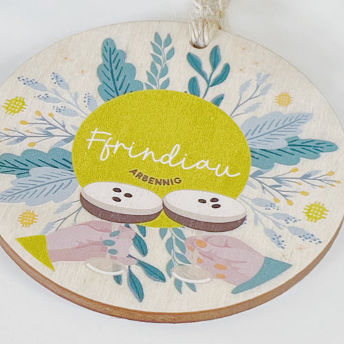 Addurn Pren - Ffrindiau Arbennig | Great Friends Wooden Decoration, by Max Rocks.